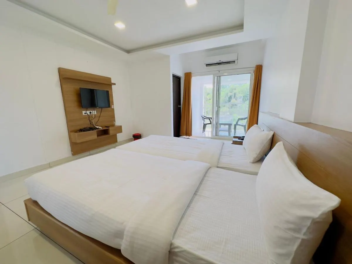 Hotel Let'S Stay Elur 3*,